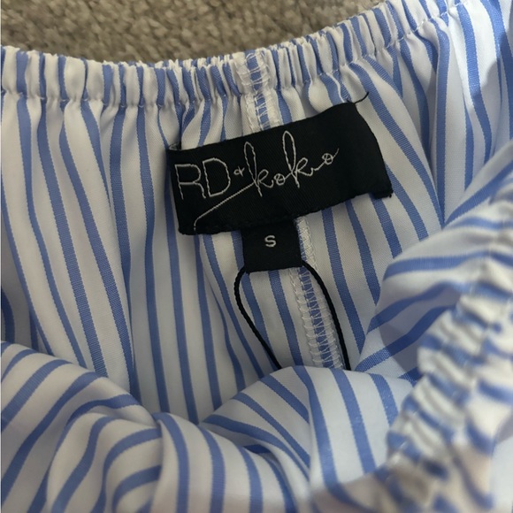 Off Shoulder Top - Picture 3 of 4